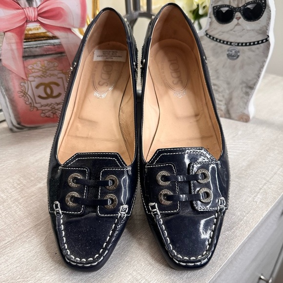 Tod's Women's Black Patent Leather Loafers - Picture 1 of 5